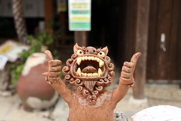 元気が出るサムアップシーサー