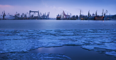 winter sunset over the river © Sieku Photo