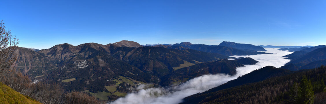 Panorama &uuml;ber Eisenerzer Alpenkamm, G&ouml;&szlig;eck und Liesingtal vom gro&szlig;en Schober in der Steiermark, &Ouml;sterreich