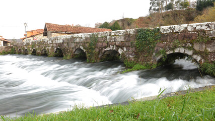 Puente medieval, Ruente, Cantabria, España