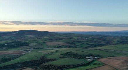 Survol des plateaux de l'Aveyron (causse Méjean et plateau du Larzac)