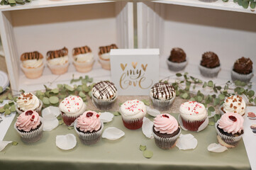 Wedding dessert table cupcake