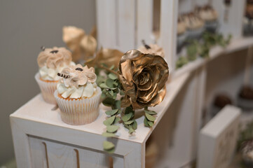Wedding dessert table cupcake