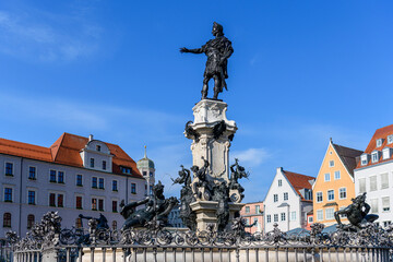 Wahrzeichen in der City von Augsburg - der Augustusbrunnen