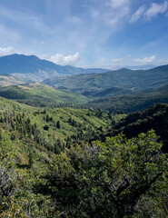 Fototapeta na wymiar Impressive mountain top views of the Uinta National Forest in Utah