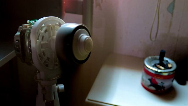 Ventilador viejo y roto que aun funciona