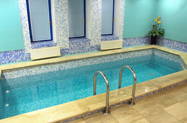 Fototapeta na wymiar View of the indoor swimming pool in the sauna