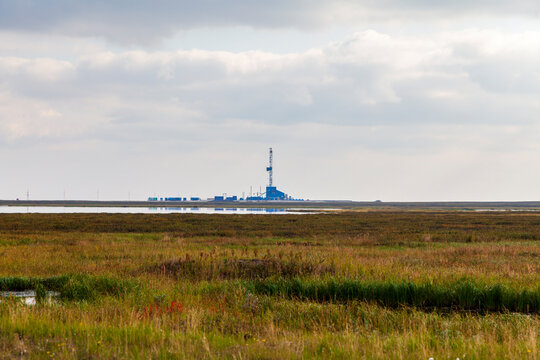 oil and gas industry, exploration, oil and gas well drilling in the far north