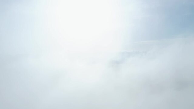 雲海・冬・雪山・ドローン・空撮