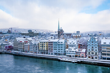 Fototapeta premium Cityscape of Zurich (Switzerland), River Limmat