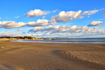 片瀬東浜海岸上空に浮かぶ壮大な雲
