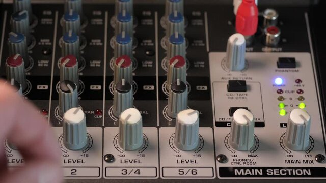 Audio mixer switches channel 1 to 6 hand adjusting