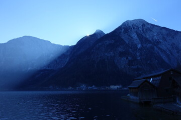 山からの木漏れ日