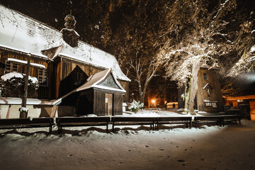 modlnica, noc , kościół  © Tomasz