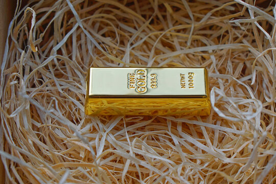 Nest Gold Bar