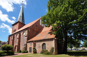 Fototapeta na wymiar Stadtkirche in Neustadt in Holstein, Schleswig-Holstein