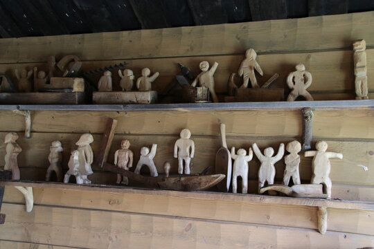 wooden figurs