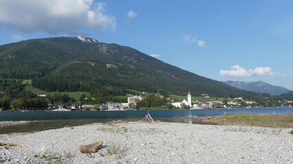St. Wolfgang am Wolfgangsee vom Naturstrand Abersee aus gesehen, Salzkammergut, Österreich