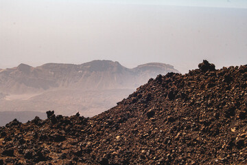 postal vintage del desierto rojo y rocoso de tenerife