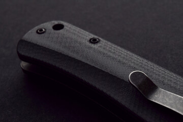 Textured grip butt of folding knife
