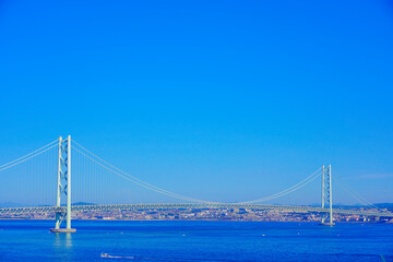 青空と明石海峡大橋