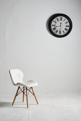 clock chair wait time hour