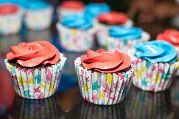 Fototapeta na wymiar Cupcakes with icing.