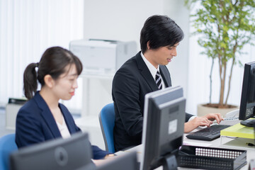 Obraz premium ビジネスマン オフィスワーク