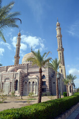 Fototapeta na wymiar Al Mustafa mosque, a large Islamic temple in the city center. SHARM EL SHEIKH, EGYPT
