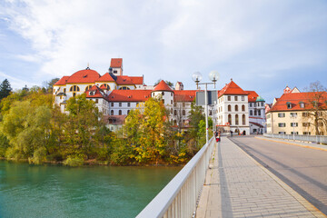 Obraz premium Lech river and autumn forest in Fussen, Bavaria, Germany.