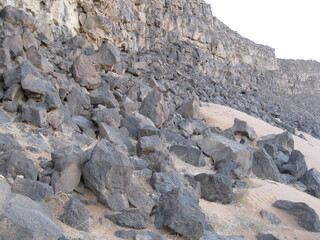 Fototapeta na wymiar volcanic cliffs