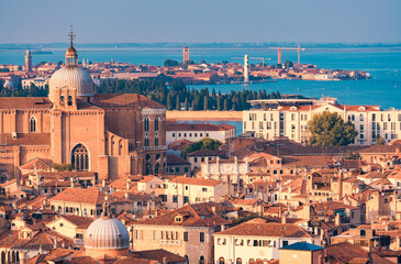Fototapeta na wymiar Overlooking the city of Venice