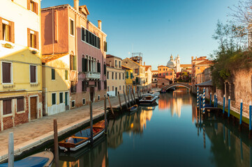 Obraz na płótnie Canvas Typical view of a canal in Venice