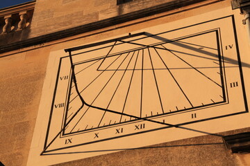 Fototapeta na wymiar old sundial in Oxford in autum England