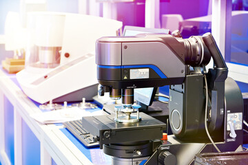 Digital industrial microscope