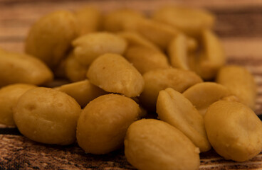 sabrosos cacahuetes salados para el aperitivo