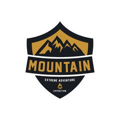  Adventure and outdoor vintage logo template © fahmi