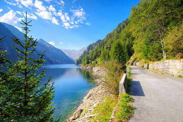 Fototapeta na wymiar Lago del Sambuco im Maggiatal, Tessin in der Schweiz - Lago del Sambuco in the Maggia Valley, Ticino in Switzerland