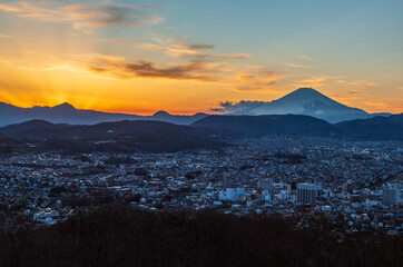 秦野市弘法山から夕焼け富士山