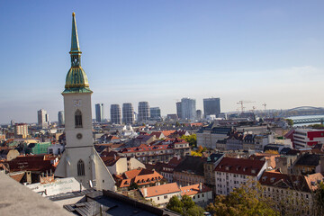 Fototapeta na wymiar beautiful panoramic view of the city of Bratistava