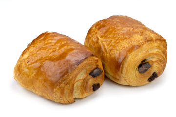 pain au chocolat isolé sur un fond blanc
