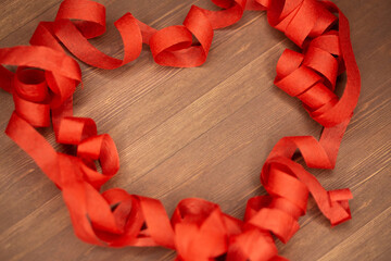 Ein Herz aus Geschenkpapier, Layout f&uuml;r eigenen Text z.B Spruch zum Valentinstag