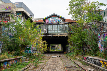 la Gare de Charonne  (la flèche d'or) désaffectée sur la petite ceinture, Paris, France