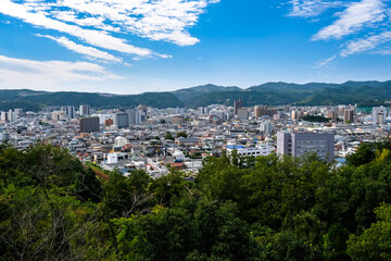 Fototapeta premium 岐阜県多治見市 虎渓公園 展望台から眺める多治見市の街並み