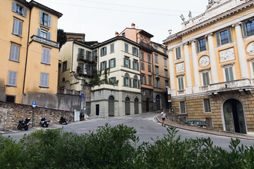 Fototapeta na wymiar Street and small houses of the old town of Bergamo.