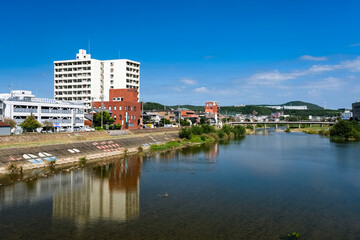 岐阜県多治見市 昭和橋から眺める土岐川と多治見の街並み