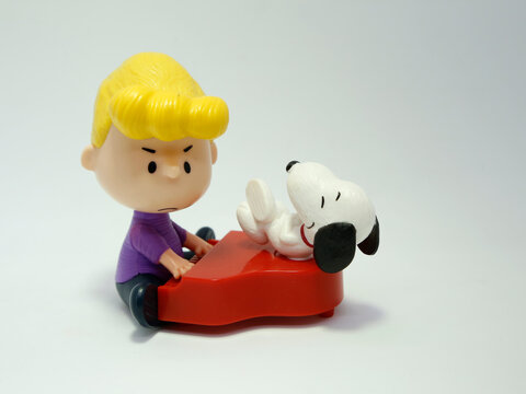 Schroeder Friend Of Charlie Brown And Snoopy. Comic Peanuts.  Pianist. Red Piano