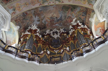 Barokowe wnętrza Bazyliki Mniejszej w Krzeszowie, Polska © Ewa