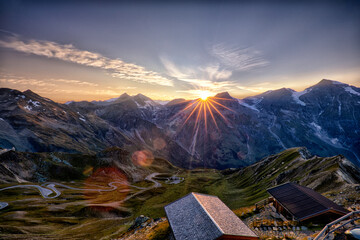 sonnenuntergang über den hohen tauern