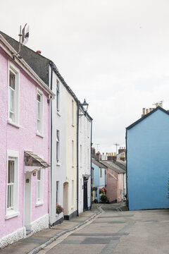 Pastel coloured seaside cottages in the seaside port of Cawsands, Cornwall. 
